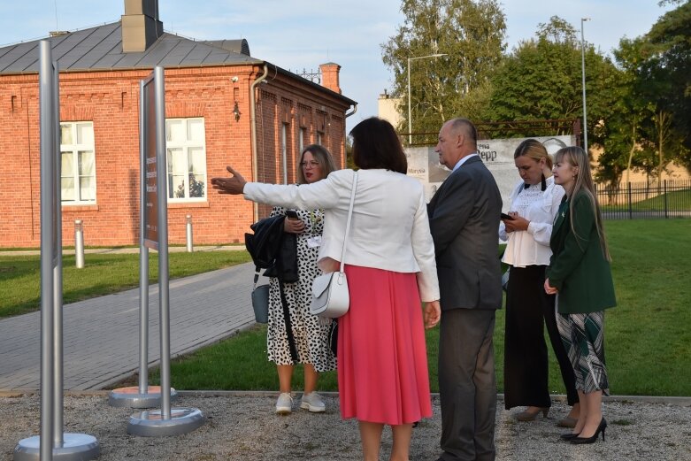   Wrażenia z Gery. Wystawa fotografii otworzyła święto kwiatów 