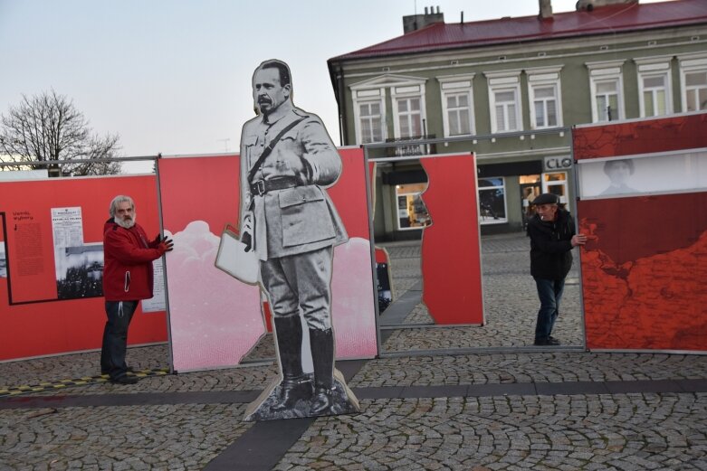  103 lata niepodległości Polski. Zobacz wystawę na rynku 