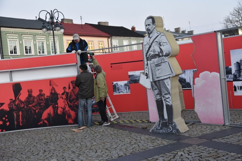  103 lata niepodległości Polski. Zobacz wystawę na rynku 