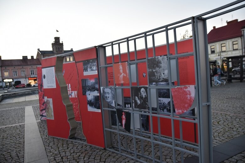  103 lata niepodległości Polski. Zobacz wystawę na rynku 