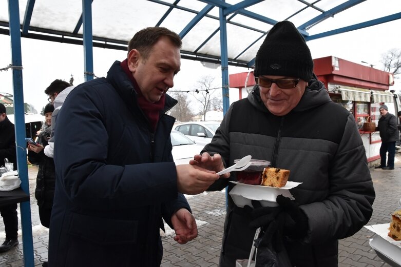  120 wigilijnych zestawów trafiło do mieszkańców Skierniewic  