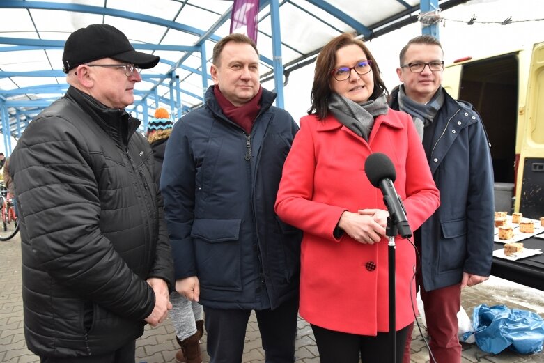  120 wigilijnych zestawów trafiło do mieszkańców Skierniewic  