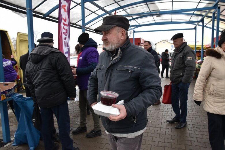  120 wigilijnych zestawów trafiło do mieszkańców Skierniewic  