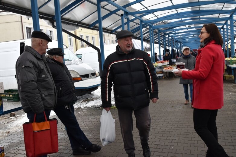  120 wigilijnych zestawów trafiło do mieszkańców Skierniewic  