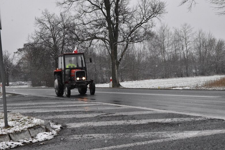 300 traktorów przejechało z Rawy do Głuchowa