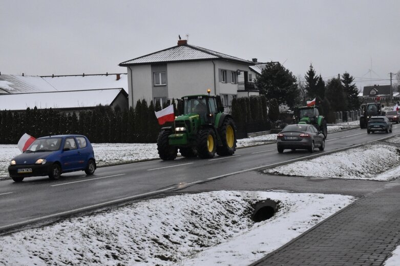 300 traktorów przejechało z Rawy do Głuchowa 