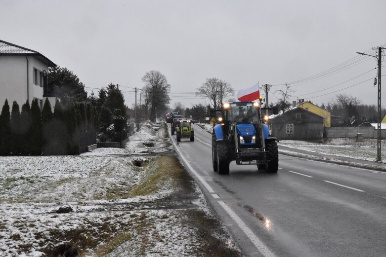  300 traktorów przejechało z Rawy do Głuchowa 