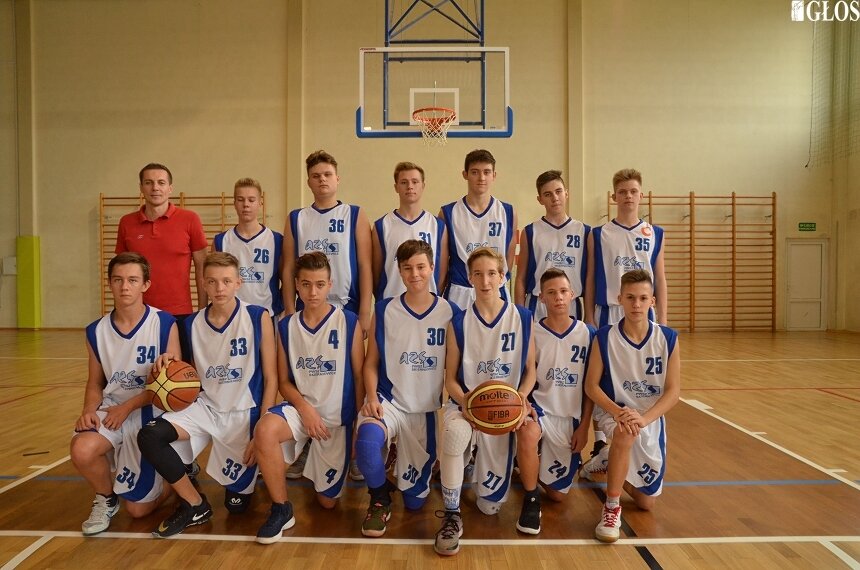 Kadeci ze Skierniewic mają szansę zdetronizować dominujących w ligach młodzieżowych koszykarzy ŁKS. 