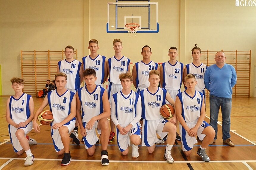 Zespół juniorów AZS PWSZ Ósemka Skierniewice w ostatnim meczu sezonu zasadniczego może zapewnić sobie udział w finale strefy rozgrywek U18. 
