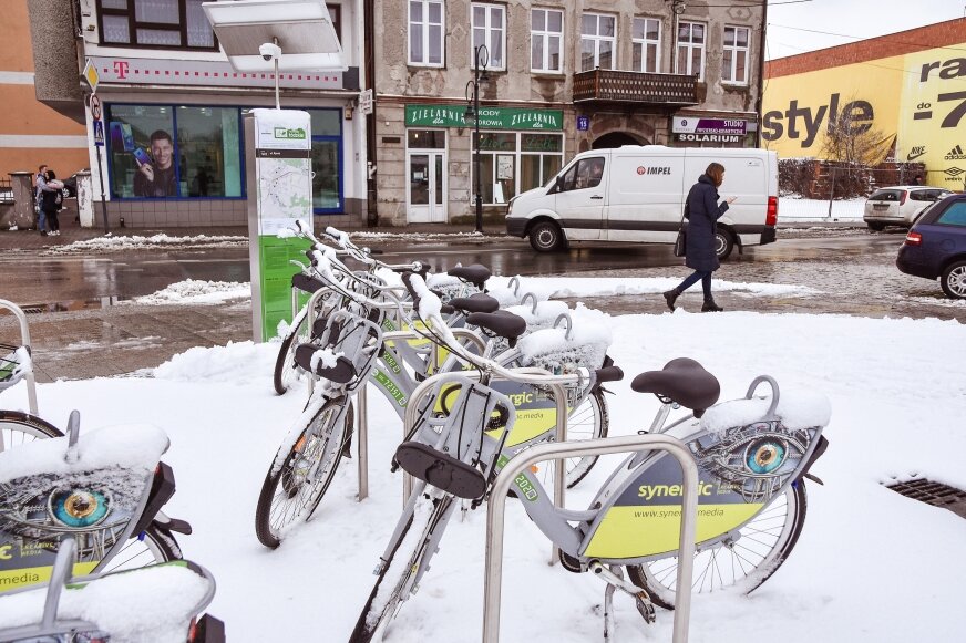Skierniewiczanie byli zaniepokojeni, czy tak przechowywane rowery przetrwają zimę. 