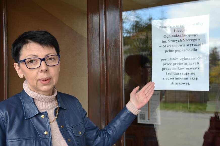 Dyrektor mszczonowskiego liceum Mariola Mońko przyznaje, że nauczyciele szkoły nie strajkują ale się solidaryzują. 