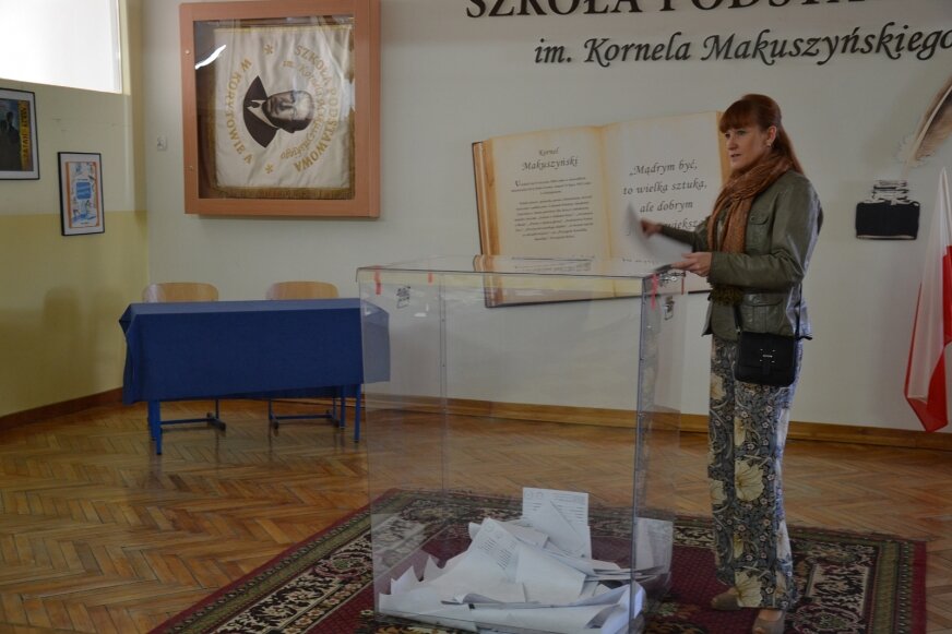 Zdjęcie wykonane w lokalu wyborczym w Korytowie. 