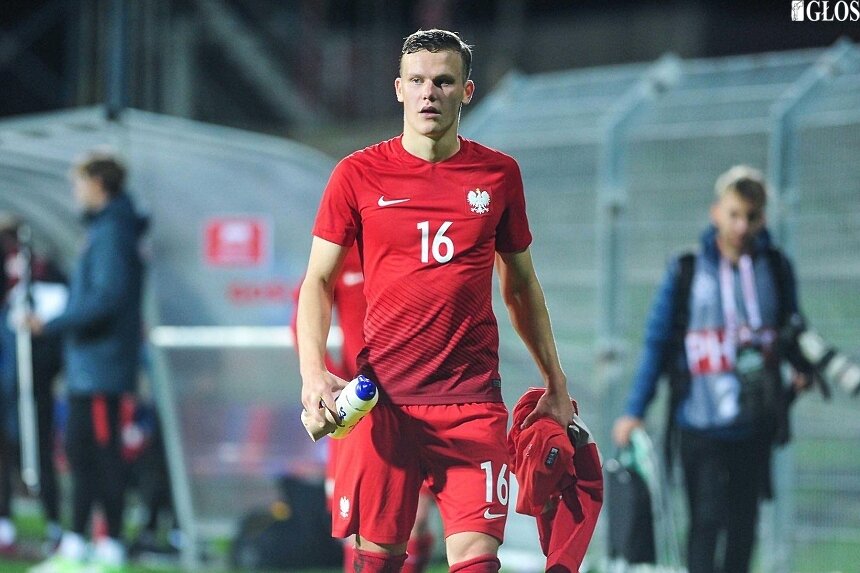 Paweł Gierach zadebiutował w barwach narodowych w przegranym przez Polaków meczu z Anglikami 2:5. 
