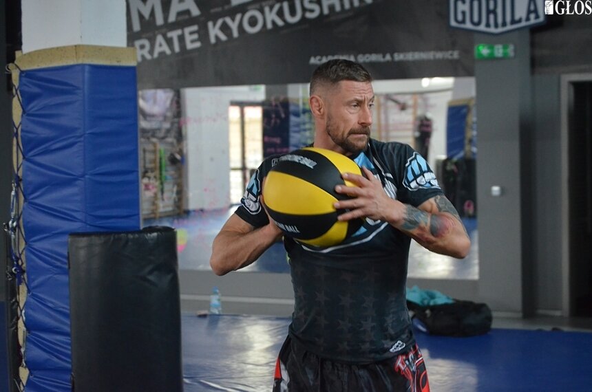 Przemysław Matuszewski przygotowuje się do kolejnej walki w formule MMA. 