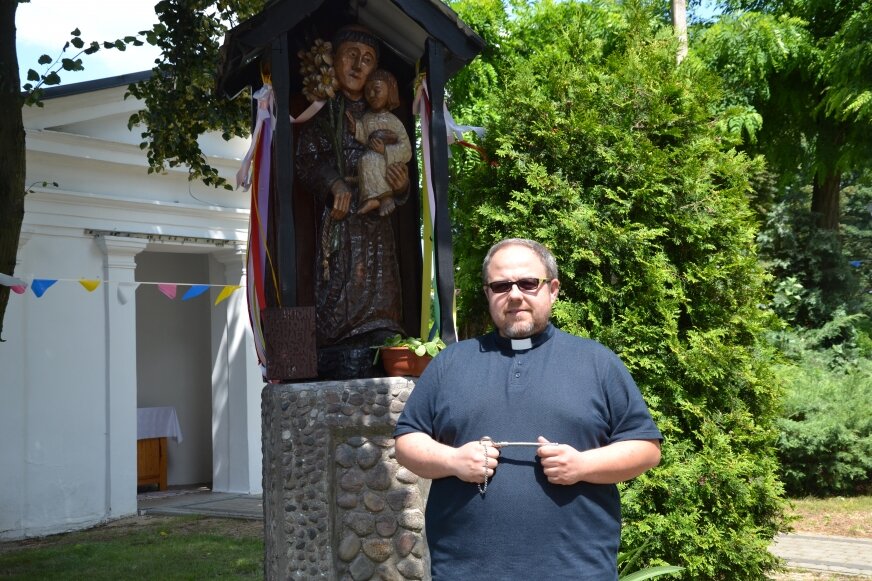 Ks. Paweł Pietrzak proboszcz parafii w Babsku.  