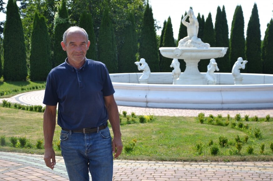 Piotr Libera w Chrząszczewie od 12 lat prowadzi działalność, takiej tragedii jak teraz jeszcze nie było, podkreśla.