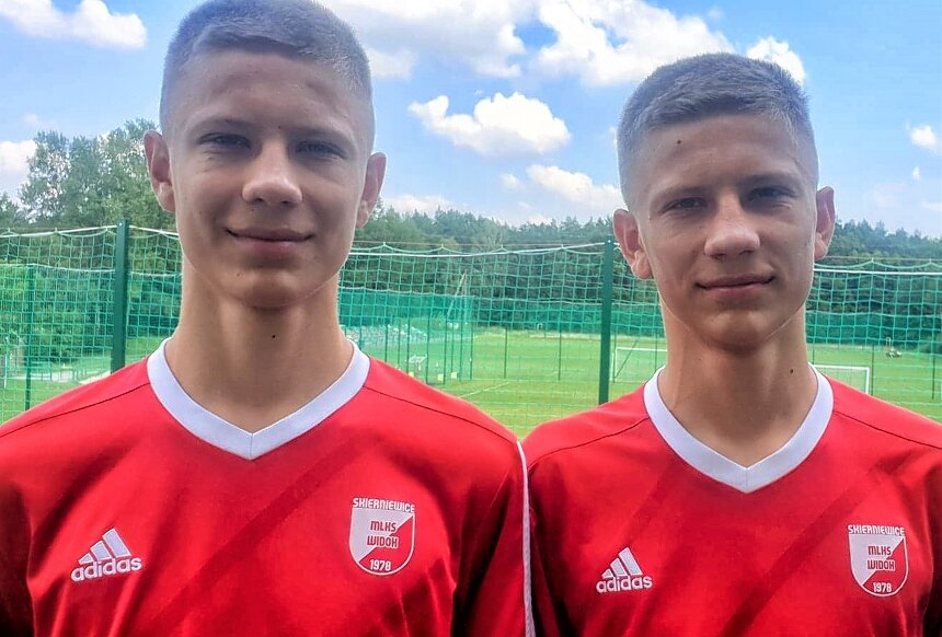 Mikołaj (z lewej) i Stanisław Pruszkowscy wywalczyli sobie pozycje w wyjściowym składzie Ursusa Warszawa grającego w Centralnej Lidze Juniorów U17.  