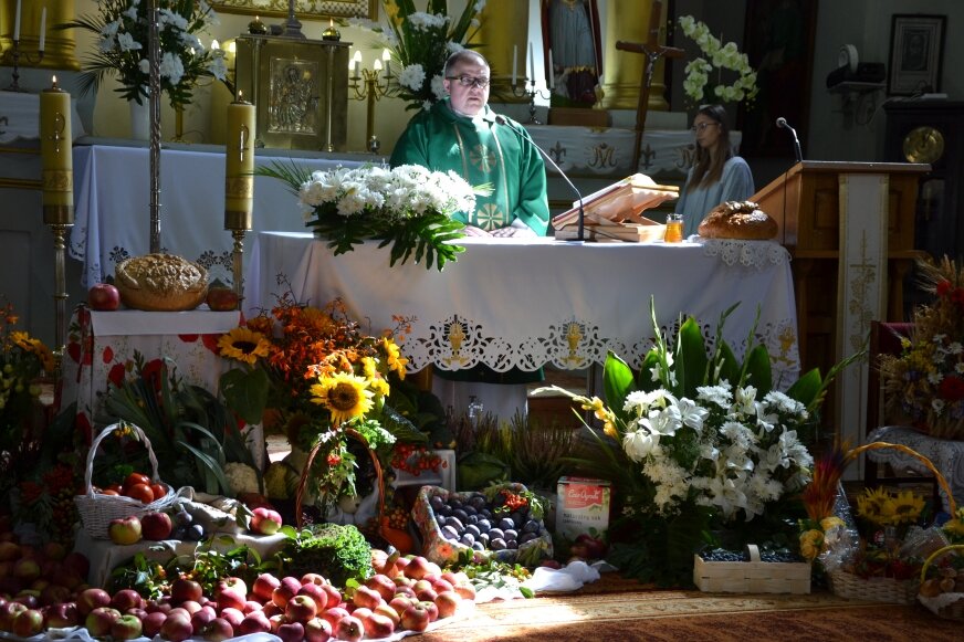 Niedzielna (6.09) msza święta dożynkowa w kościele w Babsku. 