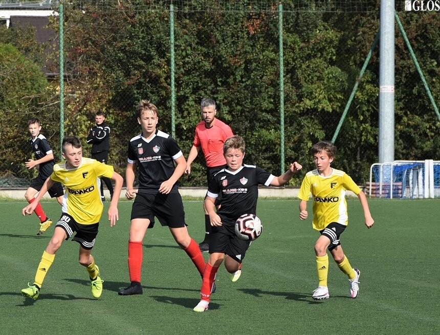 Trampkarze młodsi Widoku pokonali w sobotę w ramach rozgrywek I ligi wojewódzkiej zespół z Wielunia 5:0.  
