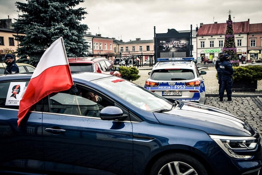 Samochodowy strajk kobiet w Skierniewicach [ZDJĘCIA, FILM]