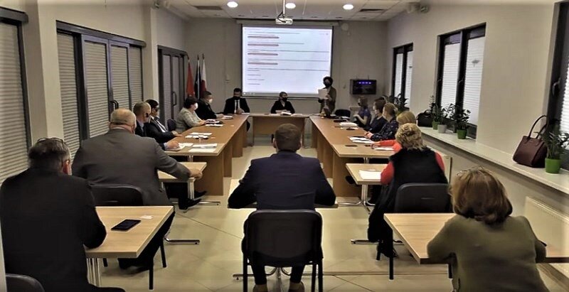 Na ostatniej sesji Rady Gminy Rawa Mazowiecka jej sekretarz Anna Jakubiak poinformowała radnych o wyznaczeniu przez wójta miejsc, gdzie realizowana będzie nieodpłatna, kontrolowana praca na cele społeczne osób skazanych. 