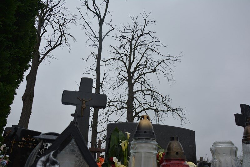 Proboszcz Jarosław Orliński zapewnia, że pamięta o tym problemie