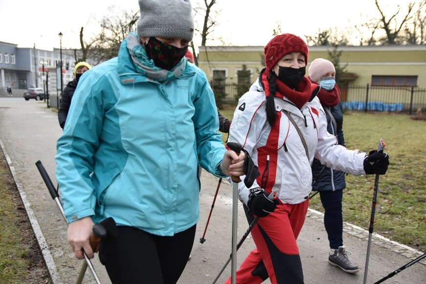Spacer Nordic Walking to pierwsza wspólna aktywność skierniewickich Amazonek po wielu miesiącach. 
