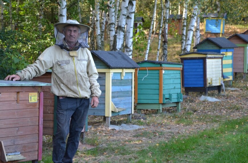 Wśród najlepszych pszczelarzy z okolicy Białej Rawskiej jest Marek Owczarek. 