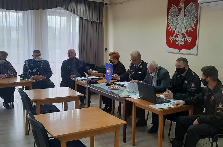 W Urzędzie Gminy Sadkowice odbyły się konsultacje z członkami ochotniczych straży pożarnych, a także wójtem gminy w sprawie projektu ustawy o ochotniczej straży pożarnej. 