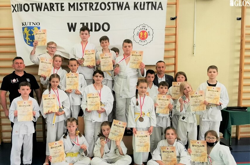 Judocy MMKS Wojownik podczas zawodów w Kutnie. 