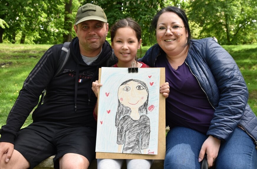 Ośmioletnia Julka pochwaliła się nam własnoręcznie wykonanym portretem swojej mamy. 