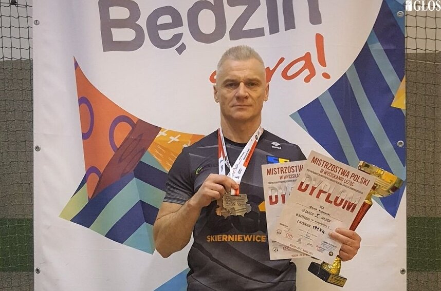 Marek Kujawski im starszy tym silniejszy. Dziś (22.10) został mistrzem Świata w Wyciskaniu Leżąc Weteranów.

 