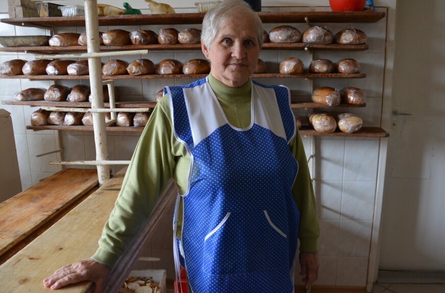 Danuta Federowicz strzeże, aby chleb w jej piekarni powstał według starej receptury.          
