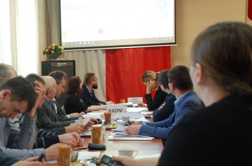 Rada gminy Jeżów przyjęła bez zastrzeżeń nowe stawki podatków.  