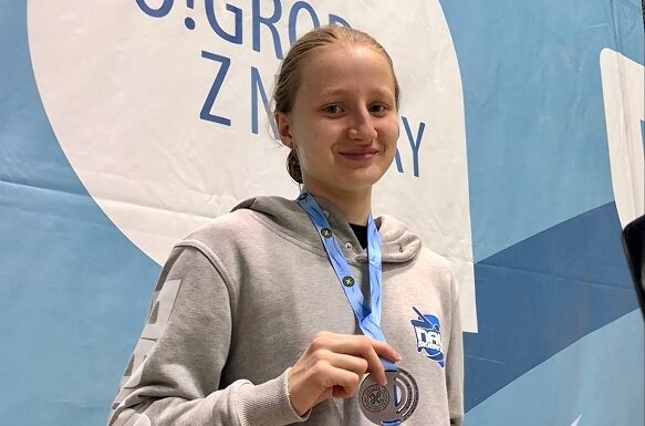 Zuzanna Denisiewicz w 2021 roku zdobyła aż sześć medali pływackich mistrzostw Polski. 