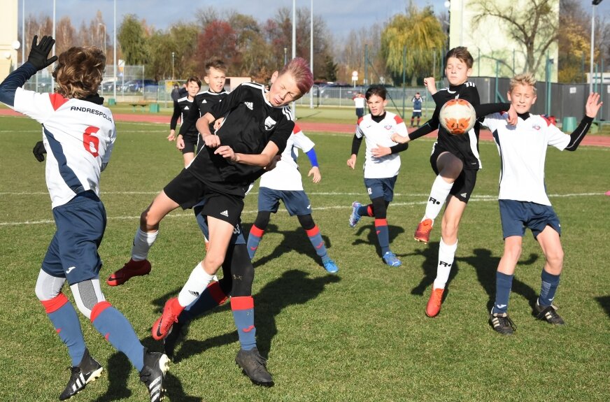 Inauguracja piłkarskiej wiosny w dziecięco-młodzieżowych wojewódzkich ligach piłki nożnej. 