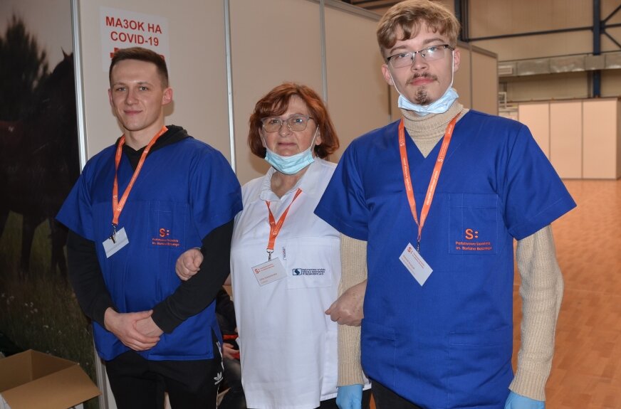 Studenci pielęgniarstwa Państwowej Uczelni S. Batorego w Skierniewicach przeszli test bojowy