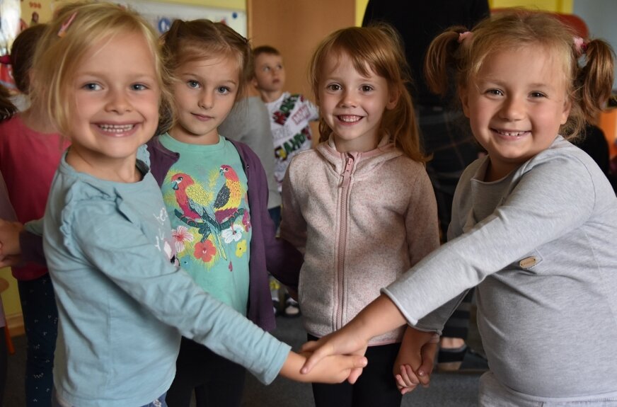 5-letnie Jeżyki z Przedszkola nr 1 w Skierniewicach spotkały się ze znaną ilustratorką, Katarzyną Bajerowicz. 