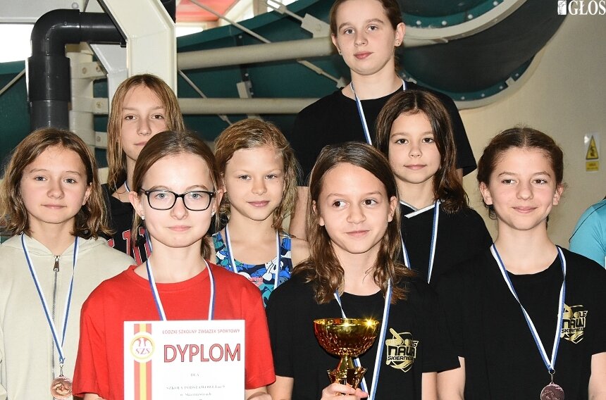 Reprezentacje skierniewickiej Szkoły Podstawowej nr 9 udanie zaprezentowały się podczas finału wojewódzkiego pływackich sztafet. 
