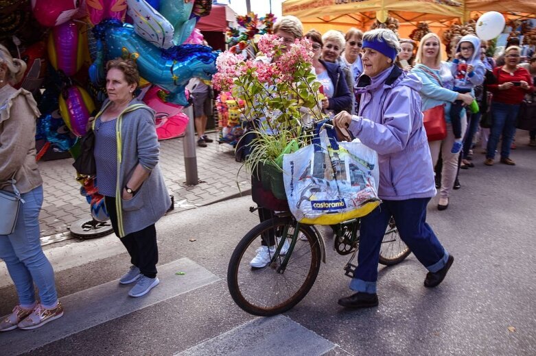  42.SŚKOiW - parada ulicami Skierniewic 