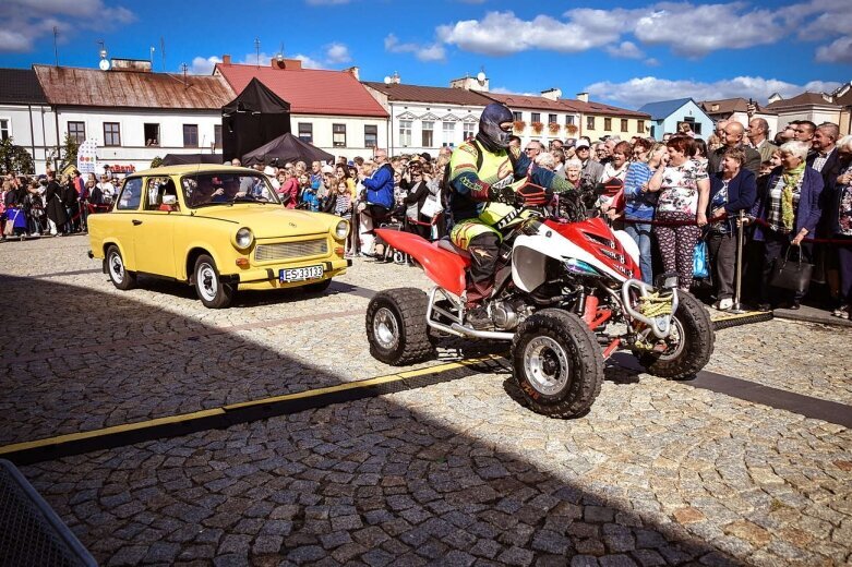  42.SŚKOiW - parada ulicami Skierniewic 