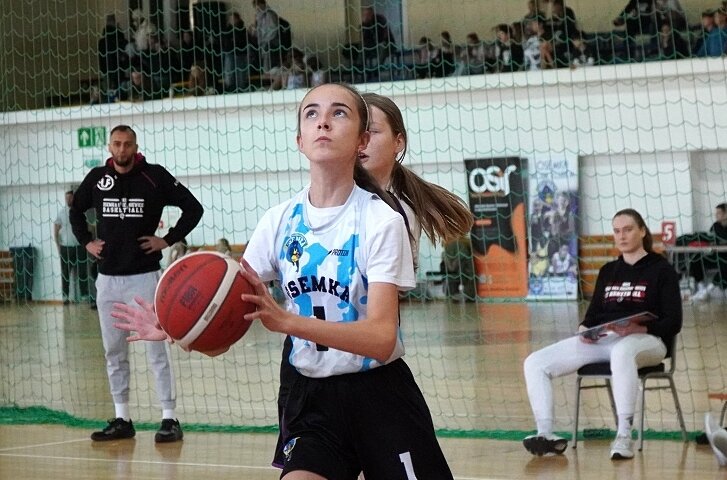 W hali OSiR przy ulicy Tetmajera rozpoczął się trzydniowy Międzynarodowy Turniej Dziewcząt i Chłopców z okazji 30-lecia Miejskiego Klubu Sportowego Ósemka.

 