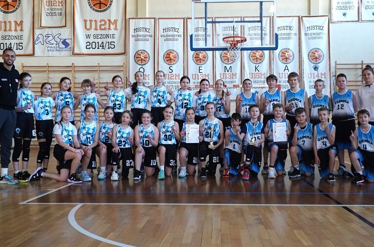 Turnieje powiatowe w koszykówce w ramach Igrzysk Dzieci rozgrywane były w hali przy ulicy Tetmajera. 
