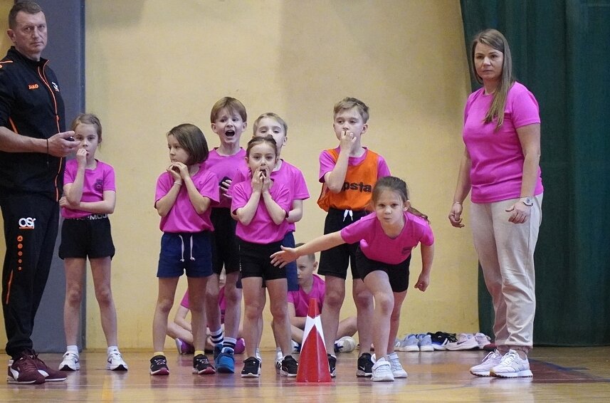 Uczniowie Szkoły Podstawowej nr 5 zostali wicemistrzami województwa w grach i zabawach Szkolnego Związku Sportowego. 