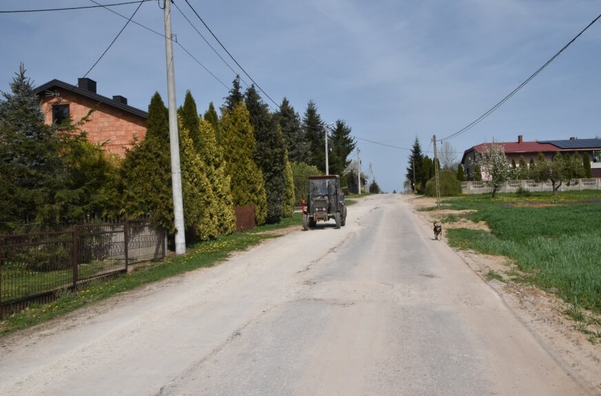 Droga w Przybyszycach nadaje się tylko dla traktorów