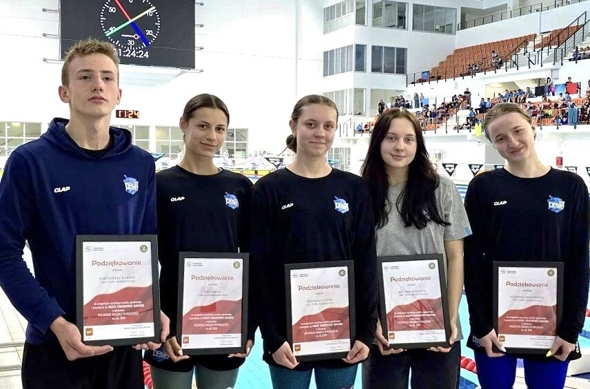 Pięcioro pływaków UKS Nawa odebrało nominacje do kadry narodowej. 