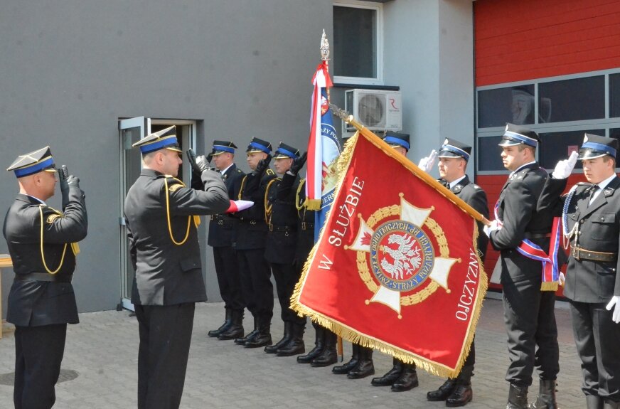 Uroczyste nadanie odznaczeń odbyło się we wtorek (22 maja) podczas obchodów Powiatowego Dnia Strażaka w Komendzie Miejskiej Państwowej Straży Pożarnej w Skierniewicach.  
