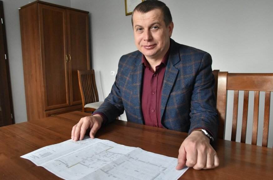 Jan Słodki, wójt gminy Głuchów, widzi potencjał turystyczny swojej gminy. Plany Centrum Obsługi Turysty w Kochanowie są już gotowe.         