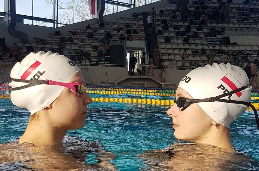 Alicja Rodziewicz i Weronika Lesiak potwierdziły przynależność do ścisłej krajowej czołówki. Podopieczne Marcina Sarny są w pływackiej kadrze narodowej. 