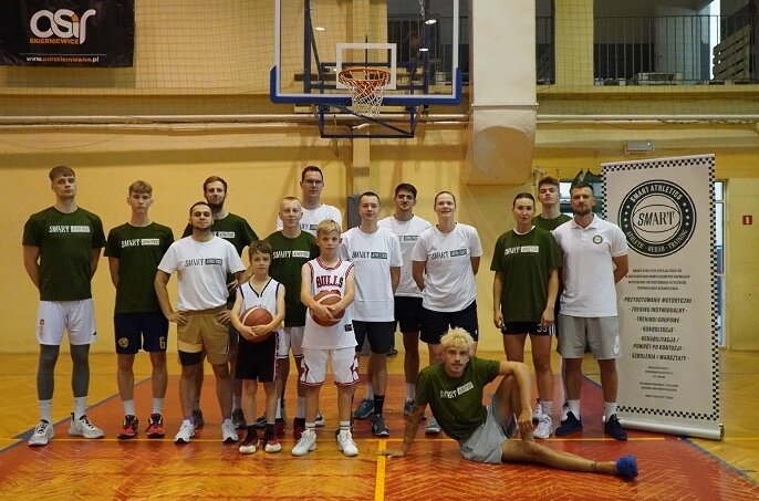 Uczestnicy Smart Basketball Camp, który trwa w Skierniewicach. 